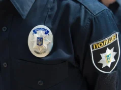 Чоловік погрожував вибухівкою в автосалоні під Києвом Під-Києвом-чоловік-сів-за-кермо-позашляховика-в-автосалоні-та-погрожував-вибухівкою