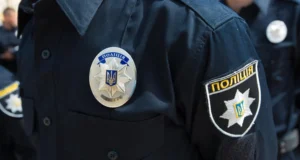 Чоловік погрожував вибухівкою в автосалоні під Києвом Під-Києвом-чоловік-сів-за-кермо-позашляховика-в-автосалоні-та-погрожував-вибухівкою