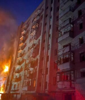 У Краматорську жертва та 15 поранених: РФ вдарила вдарила КАБами по багатоповерхівці