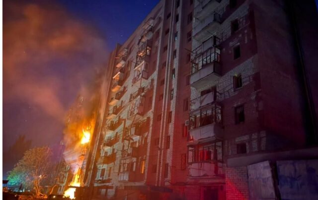 Російські атаки на Краматорськ: понад десять постраждалих У Краматорську жертва та 15 поранених: РФ вдарила вдарила КАБами по багатоповерхівці