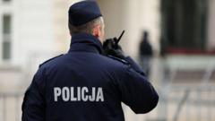У Варшаві затримано росіянина, який планував вбивство громадянина США та України У-Варшаві-“в-останню-мить”-затримали-росіянина,-що-мав-убити-громадянина-США-та-України-Що.