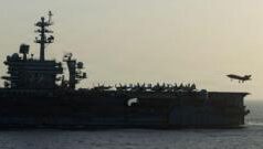 Критична ситуація на авіаносці USS Abraham Lincoln: нестача ресурсів і психологічний тиск на екіпаж Без-їжі,-у-відчаї-та-з-думками-стрибнути-за-борт-Що-відбувається-на-авіаносці-Авраам.
