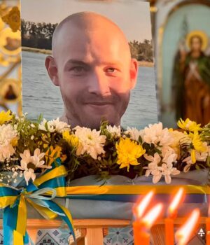 Нововолинська-громада-попрощалася-із-Захисником-України-Дмитром-Роотом Нововолинська-громада-попрощалася-із-Захисником-України-Дмитром-Роотом