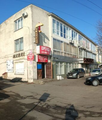 За 15 млн у Луцьку продають приміщення відділення банку. Фото За-15-млн-у-Луцьку-продають-приміщення-відділення-банку.-Фото