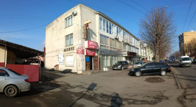 За 15 млн у Луцьку продають приміщення відділення банку. Фото За-15-млн-у-Луцьку-продають-приміщення-відділення-банку.-Фото