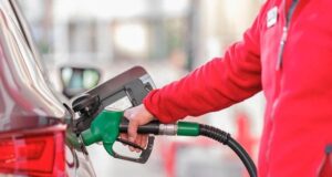 Ціни на АЗС приголомшують: скільки коштує бензин і дизель 15 серпня Ціни-на АЗС-приголомшують:-скільки-коштує-бензин-і дизель-15 серпня