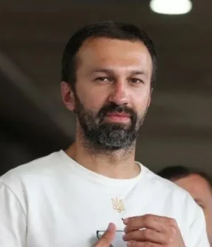 Лещенко пояснив Жадану різницю між Єрмаком та Медведчуком