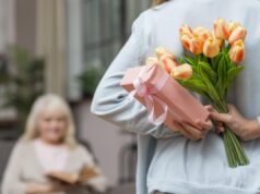 Жінка роками допомагала родині, але в день народження зрозуміла, ким її насправді вважають Жінка-роками-допомагала-родині,-але-в-день-народження-зрозуміла,-ким-її-насправді-вважають