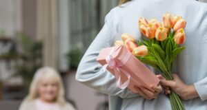 Жінка роками допомагала родині, але в день народження зрозуміла, ким її насправді вважають Жінка-роками-допомагала-родині,-але-в-день-народження-зрозуміла,-ким-її-насправді-вважають