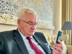Сибіга обговорив із главою МЗС Греції безпекову ситуацію в Чорному морі Сибіга обговорив із главою МЗС Греції безпекову ситуацію в Чорному морі