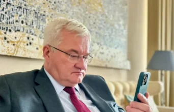Сибіга обговорив із главою МЗС Греції безпекову ситуацію в Чорному морі Сибіга обговорив із главою МЗС Греції безпекову ситуацію в Чорному морі