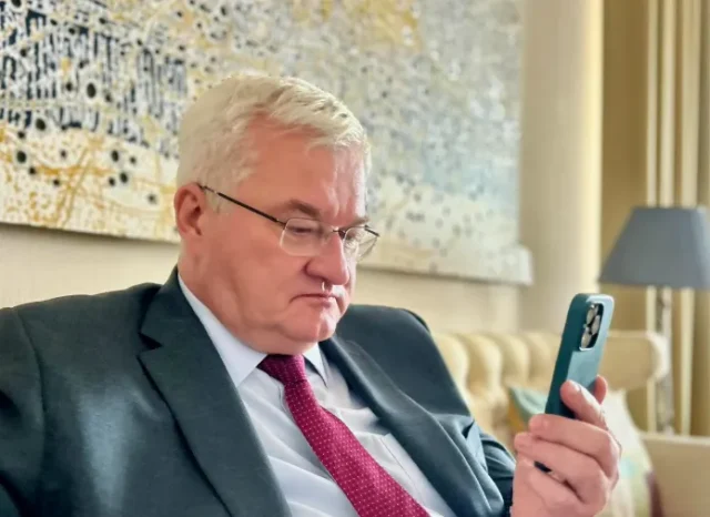 Сибіга обговорив із главою МЗС Греції безпекову ситуацію в Чорному морі Сибіга обговорив із главою МЗС Греції безпекову ситуацію в Чорному морі