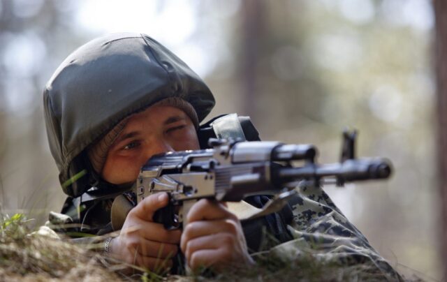 Сили оборони України зупинили наступальні операції російських військ на кількох фронтах ЗСУ дали відсіч армії РФ одразу на кількох напрямках фронту, – ISW
