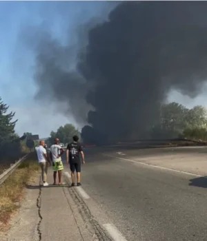 У-Франції-розбився-літак-повітряних-сил,-екіпаж-травмовано У-Франції-розбився-літак-повітряних-сил,-екіпаж-травмовано