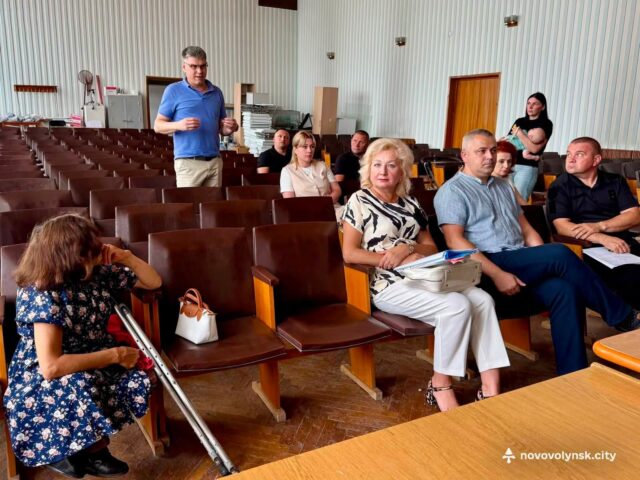 Засідання Ради безбар’єрності Нововолинської громади: плани на майбутнє У-Нововолинську-відбулося-засідання-Ради-безбар’єрності