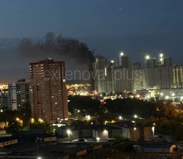 Масштабна атака БПЛА в Московській області: пожежі та пошкодження цивільних об’єктів У-московській-області-зафіксували-масштабну-атаку-БПЛА-та-пожежі-на-цивільних-об’єктах