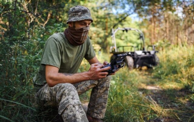 Великобританія продовжить військову підтримку України попри загрози з Росії Британія відповіла на погрози Кремля через дрони для України