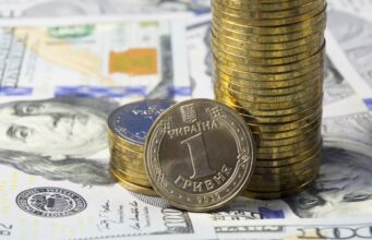 Чи варто зараз купувати долари та євро: експерти дали українцям поради Чи-варто-зараз-купувати-долари-та-євро:-експерти-дали-українцям-поради
