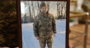 Луцька громада попрощалася з Героєм Михайлом Слутяком Луцька-громада-попрощалася-з-Героєм-Михайлом-Слутяком