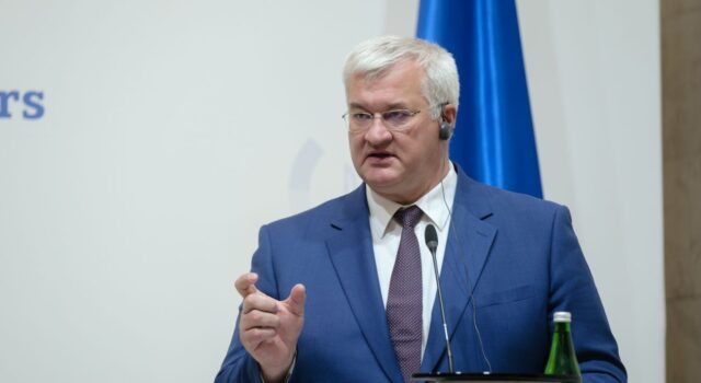 Україна обговорює використання заморожених активів Росії для відновлення країни Критично потрібні заморожені активи РФ: Сибіга назвав суму збитків від війни