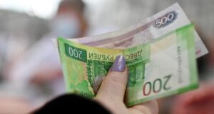 Росіяни виводять із банків мільярди, побоюючись вилучення вкладів на потреби війни, – WP Росіяни-виводять-із-банків-мільярди,-побоюючись-вилучення-вкладів-на-потреби-війни,-–-wp