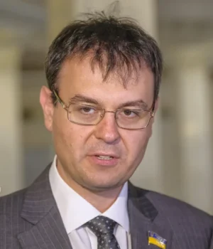 Гетманцев заперечив причетність до спроб отримати контроль над Сенс Банком