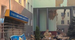 Російський удар по будівлі Нацполіції в Житомирській області: двоє загиблих, понад 40 постраждалих По поліції в Житомирі був подвійний прямий удар, не всі дійшли до укриття, – Вигівський