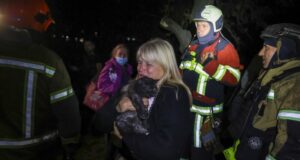 Нічна атака на Київ: шість загиблих та численні поранені Нічна-атака-на-Київ:-загиблі,-поранені,-пошкоджені-житлові-будинки,-медичний-заклад,-заклад-освіти
