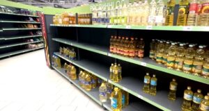 Київські супермаркети відчувають перебої в постачанні після російських атак «Цей-товар-знищила-Росія»:-як-російські-удари-по-складах-змінили-полиці-магазинів-і-чи-буде.
