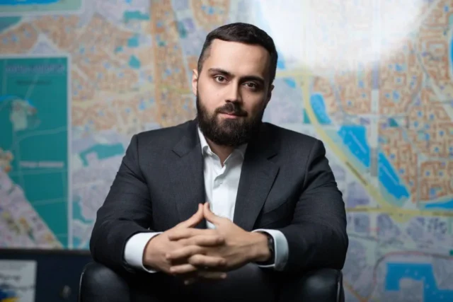 Звільнення голови Оболонської РДА та нове призначення Зеленський-звільнив-голову-Оболонської-РДА-Фесика-–-його-призначили-заступником-міністра