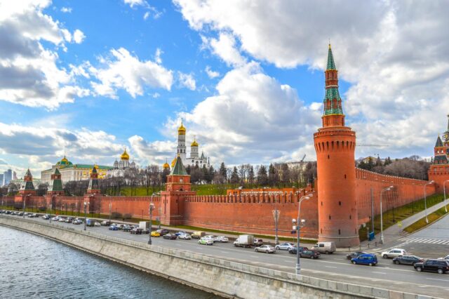 Кремль залякує союзників України: в ЗМІ припустили, чому Москва використовує цю тактику Кремль-залякує-союзників-України:-в-ЗМІ-припустили,-чому-Москва-використовує-цю-тактику