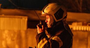 Російські дрони атакували Суми: пожежа в житловому будинку Суми атакували ворожі дрони: загорілась житлова двоповерхівка