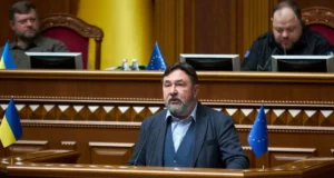 Потураєв передумав складати депутатський мандат після зміни керівництва Міноборони Потураєв передумав складати депутатський мандат після зміни керівництва Міноборони