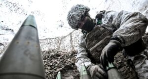 Проблеми з постачанням артилерійських боєприпасів в Україні: ризики та виклики Неефективність системи закупівель ставить під загрозу постачання Силам Оборони 155мм боєприпасів, – ЗМІ