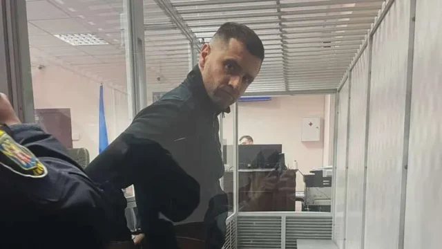 Мільйонні розкрадання «Укрзалізниці»: експосадовця СБУ Артема Шила судитимуть 24 серпня Мільйонні розкрадання «Укрзалізниці»: експосадовця СБУ Артема Шила судитимуть 24 серпня