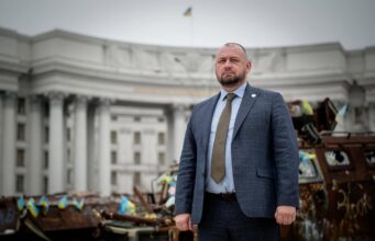 Україна та Угорщина розширюють співпрацю в сферах розмінування та реабілітації військових Посол Шандор назвав два ключові напрямки співпраці України та Угорщини
