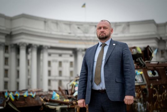 Україна та Угорщина розширюють співпрацю в сферах розмінування та реабілітації військових Посол Шандор назвав два ключові напрямки співпраці України та Угорщини