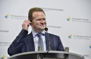 Між заявами і голосуваннями: ЗМІ розповіли про суперечливу політичну біографію Франка Швабе Між-заявами-і-голосуваннями:-ЗМІ-розповіли-про-суперечливу-політичну-біографію-Франка-Швабе