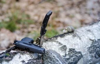 У Львові біля Політехніки чоловік нібито напав з ножем на працівника ТЦК, той відповів стріляниною У-Львові-біля-Політехніки-чоловік-нібито-напав-з-ножем-на-працівника-ТЦК,-той-відповів-стріляниною