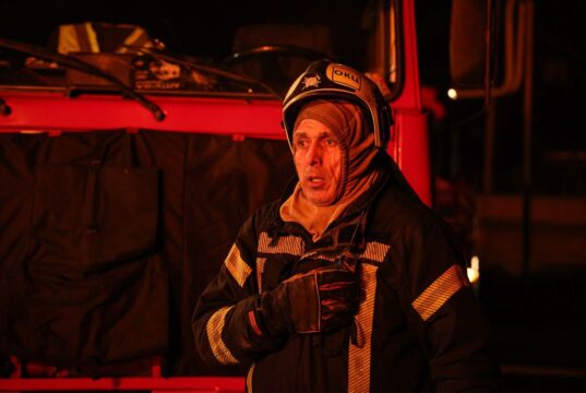 Російські удари по Києву: жертви та наслідки обстрілів Нічний обстріл Києва: у Дарницькому районі загорівся склад, є загиблий та поранені