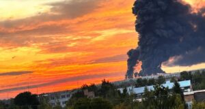 Удар по російській інфраструктурі: дрони FP-1 уразили цілі в Самарській області У Fire Point підтвердили удари по НПЗ та складу OZON у Самарській області