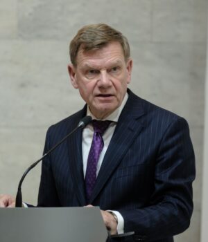 До Києва прибув очільник МЗС Німеччини напередодні Дня незалежності України