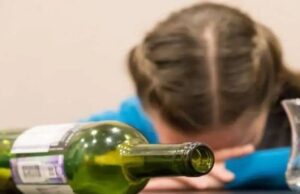 На Волині 16-річна дівчина отруїлася алкоголем і потрапила до реанімації: що відомо На-Волині-16-річна-дівчина-отруїлася-алкоголем-і-потрапила-до-реанімації:-що-відомо
