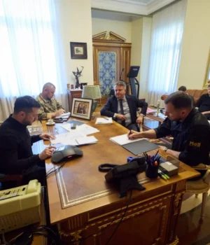 photo_5210931499681653724_y.webp Зеленський і Макрон домовилися прискорити постачання зброї
