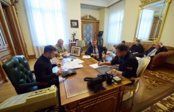 Зеленський і Макрон домовилися прискорити постачання зброї Зеленський і Макрон домовилися прискорити постачання зброї