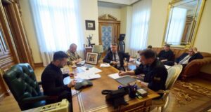 Україна та Франція домовилися про прискорення постачання оборонного обладнання Макрон допоможе Україні дістати ракети для Patriot, – Зеленський