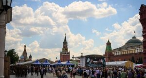 У Москві поскаржилися на атаку дронів: заявили про шість збитих БпЛА У-Москві-поскаржилися-на-атаку-дронів:-заявили-про-шість-збитих-БпЛА
