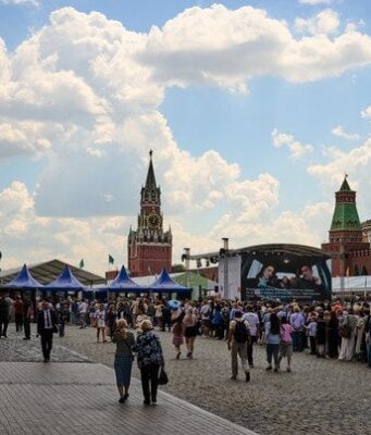 У Москві поскаржилися на атаку дронів: заявили про шість збитих БпЛА У-Москві-поскаржилися-на-атаку-дронів:-заявили-про-шість-збитих-БпЛА