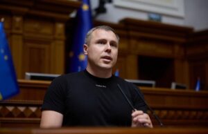 В Україні готують зміни в процесі мобілізації: новини від Романа Костенка У Раді заговорили про перегляд призовного віку: Костенко розкрив деталі