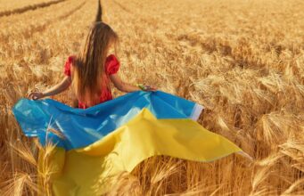 Сьогодні святкуємо День прапора України: гарні листівки та цікаві факти Сьогодні-святкуємо-День-прапора-України:-гарні-листівки-та-цікаві-факти